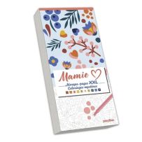Couverture du bloc "Mamie - Marque-pages XXL - Coloriages mystères" publié par PlayBac. Le visuel présente un motif floral pastel sur le haut et une illustration numérotée à colorier sur le bas avec un feutre rose et la palette de numéros de 1 à 10.