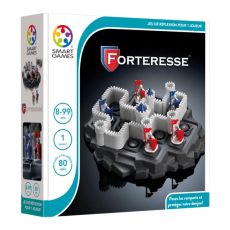 Face avant de la boîte du jeu de réflexion "La Forteresse" de SmartGames. Le visuel sombre et élégant met en scène le plateau en 3D représentant un château fort sur un rocher gris, avec ses remparts blancs et ses petites figurines de chevaliers armés de b